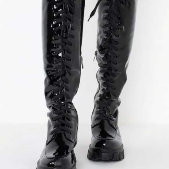 Boots - Picture 3 of 10